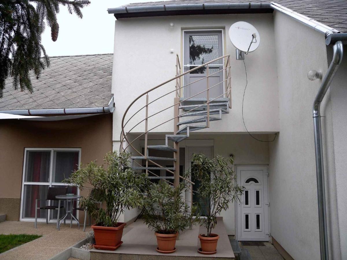 Apartments In Balatongyoeroek 34590 Extérieur photo