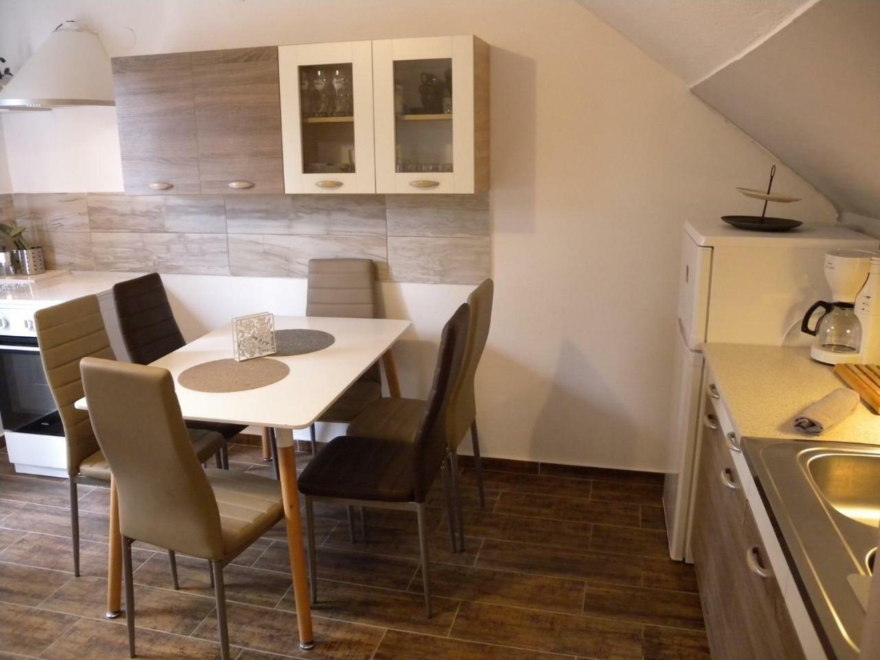 Apartments In Balatongyoeroek 34590 Chambre photo